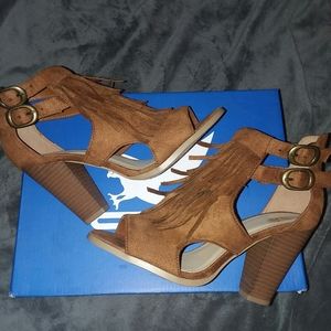 Open toe fringe heels